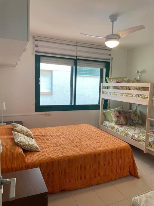 Apartamento Con Piscina En Llanca Luaran gambar