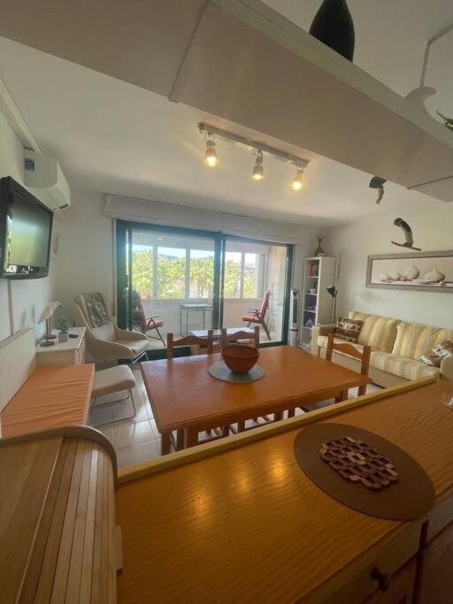 Apartamento Con Piscina En Llanca Luaran gambar