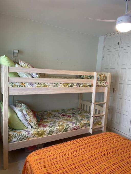 Apartamento Con Piscina En Llanca Luaran gambar