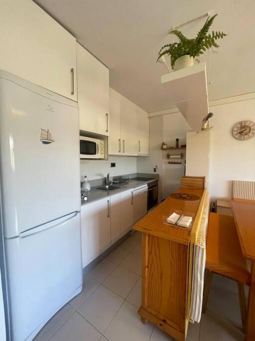 Apartamento Con Piscina En Llanca Luaran gambar